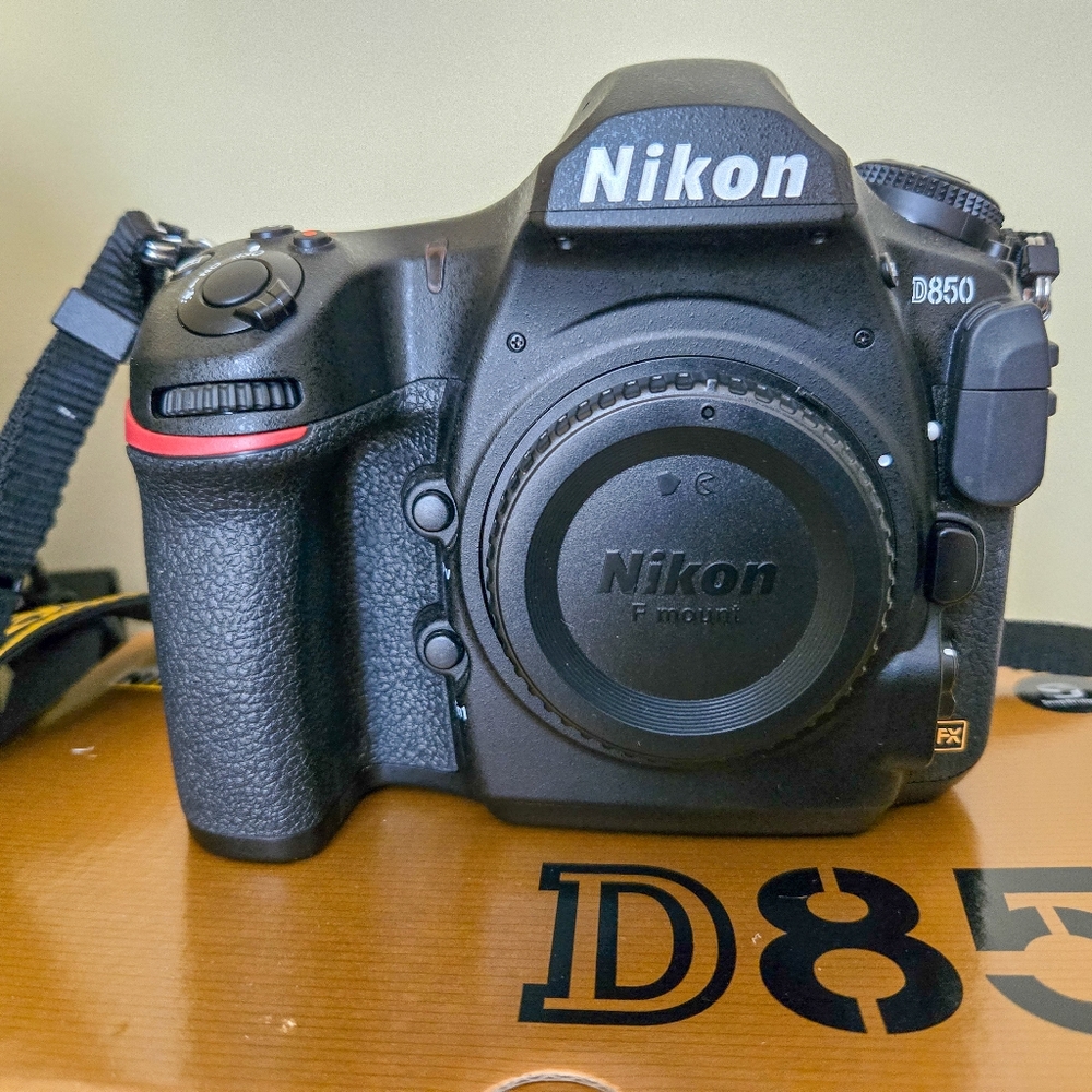 NIKON D850 BUNDLE